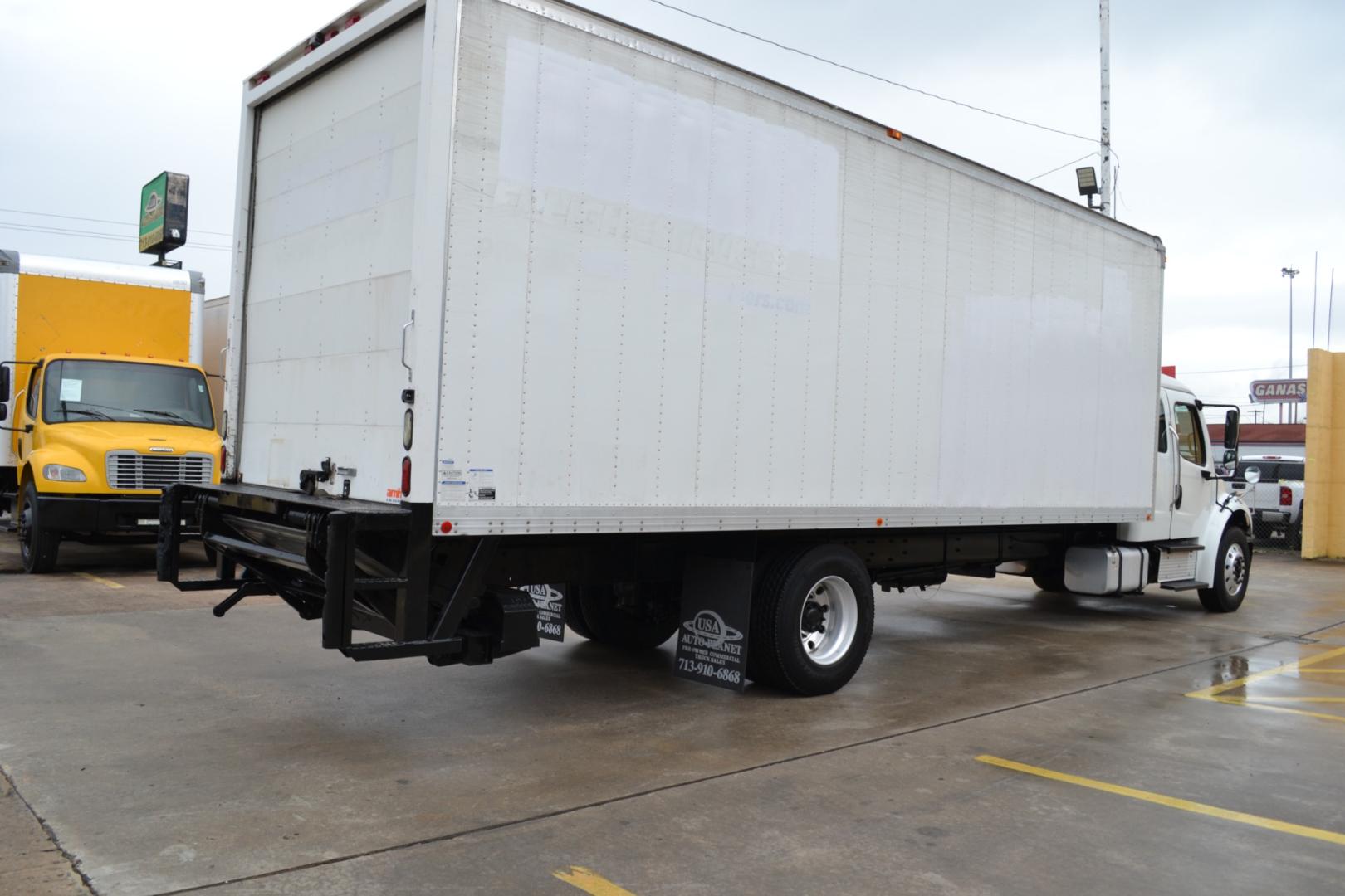 2020 WHITE /BLACK FREIGHTLINER M2-106 with an CUMMINS B6.7L 260HP engine, ALLISON 2100HS AUTOMATIC transmission, located at 9172 North Fwy, Houston, TX, 77037, (713) 910-6868, 29.887470, -95.411903 - 32" EXTENDED CAB SLEEPER, 26FT BOX, 13FT CLEARANCE, HEIGHT 103" X WIDTH 102", WALTCO 3,000LB ALUMINUM LIFT GATE, 26,000LB GVWR NON CDL, E-TRACKS, DUAL 50 GALLON FUEL TANKS , POWER WINDOWS, LOCKS, & MIRRORS, CRUISE CONTROL, HEATED MIRRORS, - Photo#4